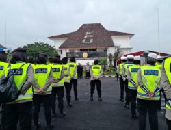 Polda Sumsel Melakukan Pengamanan di KPU PROV. Sumatra Selatan