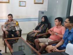 Kapolsek Lalan  Didampingi Kanit Intelkam Polsek Lalan Gelar Jumat Curhat di Desa Karang Agung