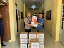 Polres Aceh Timur Memberikan 253 Bingkisan Lebaran Kepada Wartawan