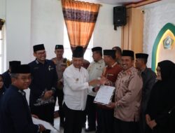 Kapolres Hadiri Penyerahan Sertifikat Tanah Wakaf Dan Sertifikat Produk Halal Pelaku Umkm Di Aceh Tengah