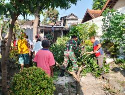 Minggu Bersih, Babinsa Serengan Pelopori Warganya Gotong Royong Bersihkan Lingkungan