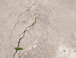 Di duga Mau Untung Banyak, Pekerjaan Berem Kampung Tunyang Retak Retak.