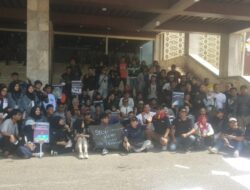 Gabungan Wartawan Sumsel Menggelar aksi Digedung DPRD Propinsi Sumsel Tolak Revisi RUU Penyiaran