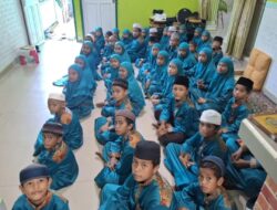 Inspirasi Aiptu Andi Yusnar Kelola TPA, 11 Santriwan Santriwati di Khatamkan Quran