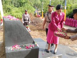 Peringati Hari Bhayangkara ke-78, Kapolres Poso Pimpin Tabur Bunga di Tugu Andi Sapa Sudirman