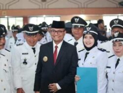 Kukuhkan dan Tetapkan Perpanjangan Masa Jabatan Kepala Desa se-Kabupaten Subang, Pj Bupati Ajak Jaga Etika dan Wibawa.