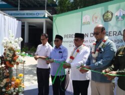 Penyerahan dan peresmian lampu PJUTS aspirasi Anwar Idris di Kabupaten Bireuen