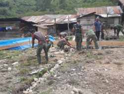 Anggota Satgas TMMD ke-121 Kodim 0106/Ateng Mulai Membangun Pondasi RTLH