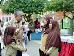 Pj. Bupati Ir. Mohd Tanwier, MM Dan Istri Saksikan Kegiatan MPLS Di SDN 2 Puja Mulia.