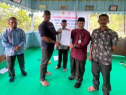 Penyerahan Sertifikat Produk UMKM Halal Kampung Glp Gading Jenis Produk Tape Ubi,Gula aren,Keripik Ubi,Kerupuk Opak.