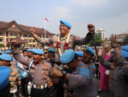 Penuh Haru Proses Pelepasan Irjen Pol Abdul Karim Dari Jabatan Kapolda Banten