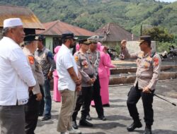 Kapolres Aceh Tengah Salurkan Bansos Pada 15 KK Korban Kebakaran Rumah Di Kecamatan Pegasing