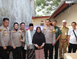 Kapolres Metro Tangerang Kota Serahkan Kunci Rumah Warga Karawaci Rampung Dibedah