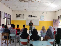 Tanamkan Rasa Cinta Tanah Air, Babinsa Berikan Materi Wasbang Kepada Siswa Siswi