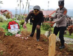 Wakapolres Pimpin Pemakaman Tradisi Kepolisian Alm Ipda Sumarno Personel Polres Aceh Tengah