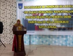 Indonesia pintar( pip)tahap psrtama terima 700 sk beasiswa di.kota langsa