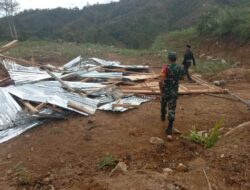 Babinsa Koramil 05/Permata: Gerak Cepat Bantu Warga Terdampak Puting Beliung