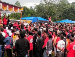 Pelantikan dan Pembinaan Tim Relawan Satika-Sarlandy,Desa Silaitlait,Siaro,Siborong borong 2( Hariara),Tanah lapang Samping Pacuan Kuda Silaitlait Kec Siborong borong,Taput.