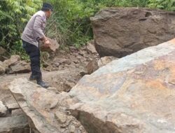Bencana Alam Kembali Terjadi Di Jalan Uning-Pamar, Polisi Dan TNI Lakukan Penanganan Dilokasi