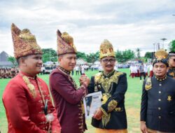 Kajari Bireuen Terima Tiga Penghargaan Dari Pj. Bupati Bireuen