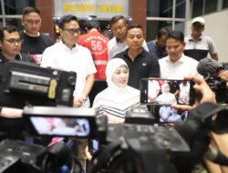 Tim Intelejen Kejati Jatim Bersama Tim Jaksa Eksekutor Kejari Surabaya Tangkap Terpidana Gregrorius Ronald Tannur di Surabaya