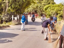 PT RCM Bersama Warga Bergotong Royong, Untuk Bersihkan Jalan Raya.