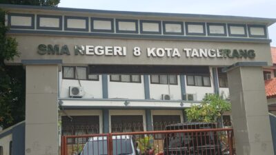 Meski Dilarang, SMAN 8 Kota Tangerang Nekat Jual Seragam Sekolah