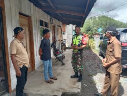 Babinsa Komsos Dengan Warga Dan Pantau Wilayah Binaan