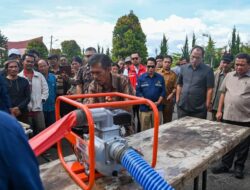 Bupati Humbang Hasundutan Hadiri Kegiatan Kementerian ESDM Serahkan Bantuan Alsintan 1.182 Unit Pompa air Paket Program Konversi BBM ke BBG di Humbang Hasundutan Bagi Petani Hasil Aspirasi Ir. Lamhot Sinaga.