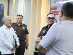 Wakil Ketua Komisi III DPR RI Melakukan Pengecekan Peralatan Intelijen Pada JAM INTELIJEN Kejaksaan Agung
