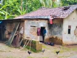 Tim GWI Bersama Tim Ormas BPPKB Banten, Berikan Bantuan Sosial Kepada Warga Yang Kurang Mampu Di Lokasi Desa Winong