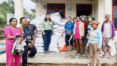 PT, TPL Berikan Bantuan Pupuk 3.750 Kg di Desa Aek Raja. 