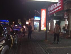 Patroli Biru Polsek Mengwi Sambangi Kompleks Pertokoan Jalur Utama