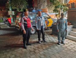 Sambangi Kantor Pemerintahan, Polsek Abiansemal Lakukan Patroli Biru