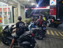 Sambangi Toko Modern Samapta Polsek Mengwi Imbau Pengunjung