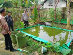 Bhabinkamtibmas Polsek Rambang Melakukan Pengecekan Kolam Budidaya Ikan Lele Milik Warga Dusun 1 Desa Sumber Rahayu