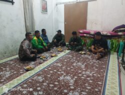 Wujud kepedulian perwakilan anggota koramil 02 / Bebesen Melaksanakan Silahturahmi kerumah salah satu anggota babinsa yang sakit.