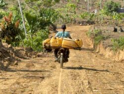 Perjuangan di Tengah Lumpur: Satgas TMMD Kodim 0111/Bireuen Tak Biarkan Warga Berjuang Sendiri.