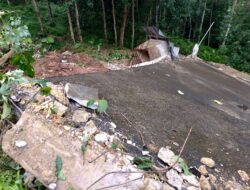 Pondok Pesantren Ibadurrahman Tertimbun Longsor Akibat Hujan Deras di Bandar Lampung