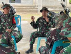 Di Sela Kegiatan, Satgas TMMD Ke-123 Jalin Komunikasi Dengan Petani Desa Hagu.