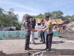 Peduli Korban Kebakaran, Polsek Permata Beri Bantuan di Bulan Ramadhan