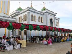 Umat Muslim Desa Sihite II Buka Puasa Bersama Bupati Humbahas di Masjid Barangan Sihite. 