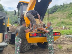 Satgas TMMD Ke-123 Laksanakan Pengisian BBM Alat Berat untuk Percepatan Pembangunan.