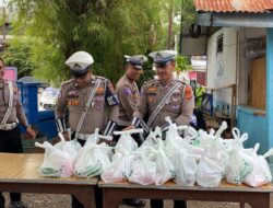 Jumat Barokah, Sat Lantas Polres Lhokseumawe Berbagi Takjil untuk Warga