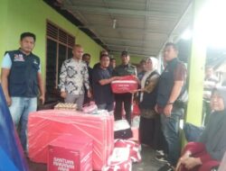 Dinsos Aceh Tamiang Serahkan Bantuan Kepada Korban Kebakaran di Tualang Cut