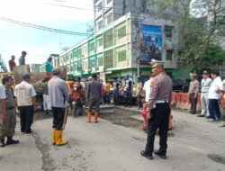 Pemda Aceh Tamiang Perbaiki Jalan Berlubang, Di Jalan Lintasan  
