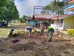Babinsa Gelar Karya Bakti, Bersihkan Kantor Desa untuk Meningkatkan Kualitas Pelayanan
