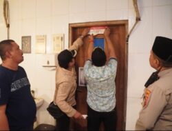 Satpol PP Segel Usaha Karaoke di Selapajang Cisoka karena Tak Patuh Aturan