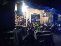 Sambangi Tongkrongan Masyarakat, Personil Sat Samapta Res Bangli Berikan Himbauan Kamtibmas