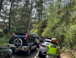 Kapolres Aceh Tengah Bersama Pju Dan Personel Patroli R2 Monitoring Arus Lalulintas Di Jalur Mudik Dan Lokasi Wisata